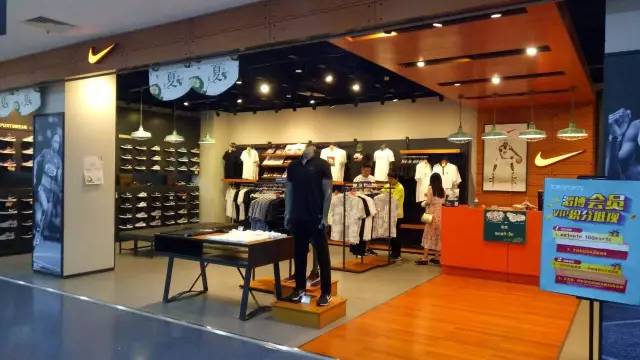 世乒赛女团夺冠第19次捧考比伦杯 孔令辉没机会叫暂停‘华体会体育hth官方网站’(图1) hth官网入口