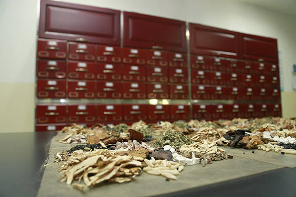 中成药、中药汤剂能单独使用吗?如何搭配效果更好?为什么?【华体会体育hth官方网站】(图7)
中成药、中药汤剂能单独使用吗?如何搭配效果更好?为什么?【华体会体育hth官方网站】(图7)